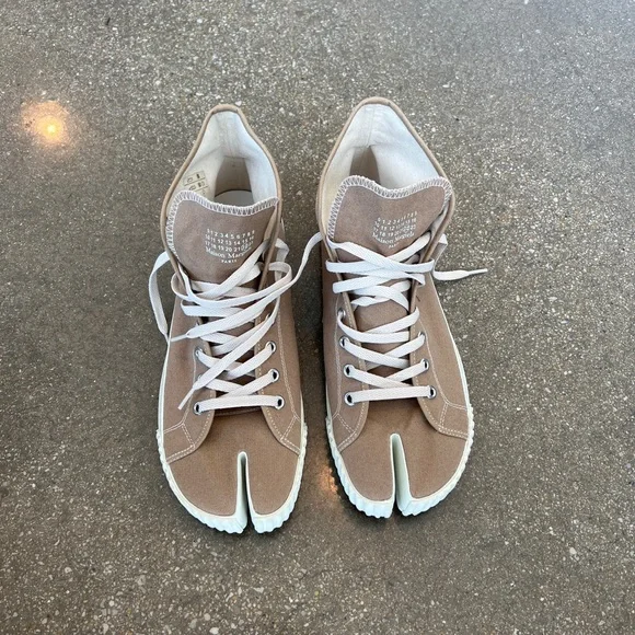 Maison Margiela x Reebok Beige Tabi Split Toe Sneakers | eBay